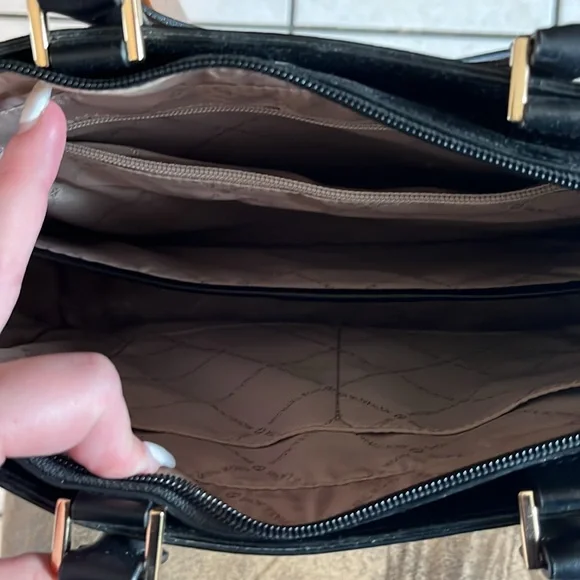 Michael Kors bag - Picture 7 of 12